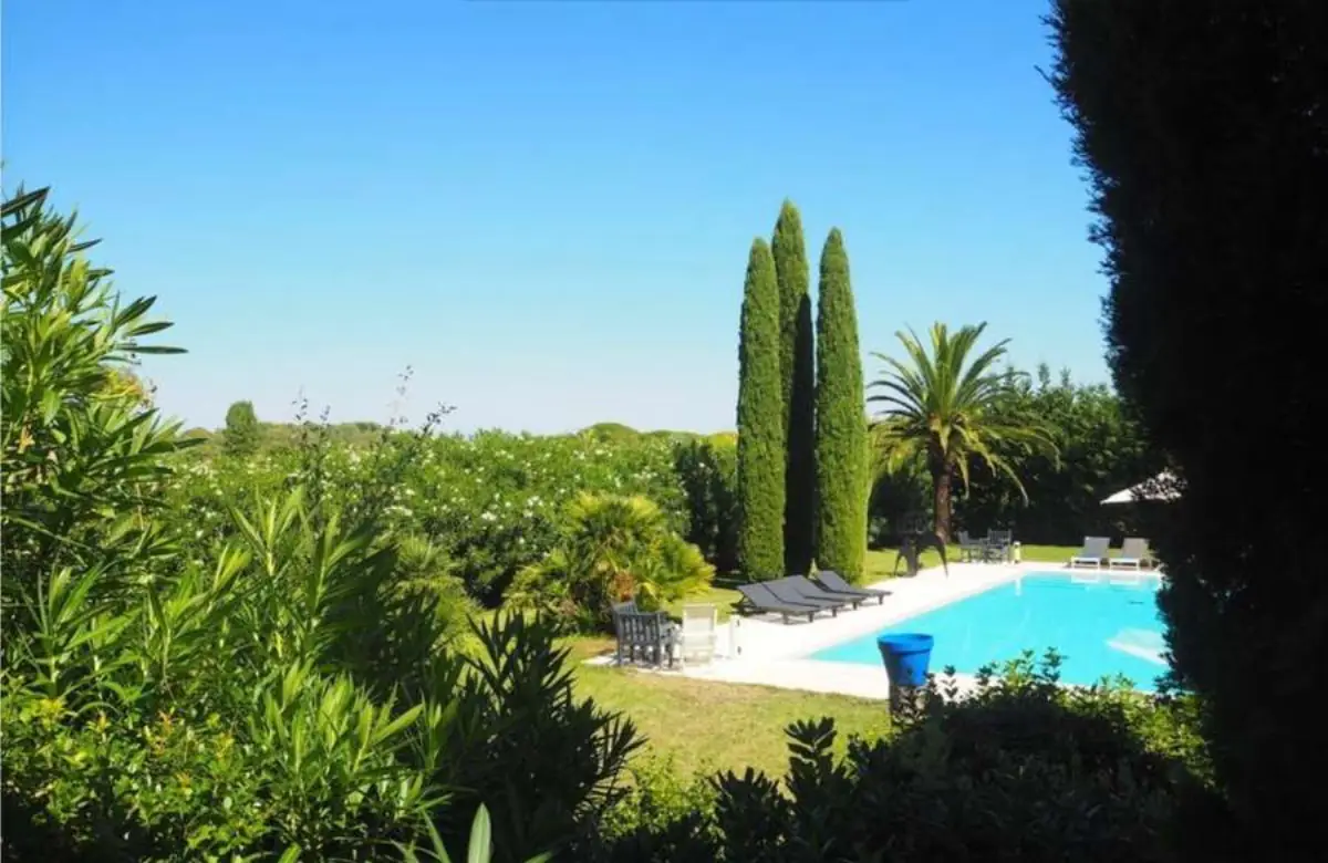 Villa les Toucans — view 2